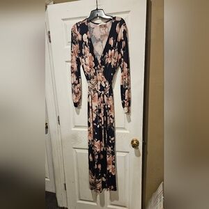 Janette Plus Floral Maxi Dress - stretchy with long sleeves